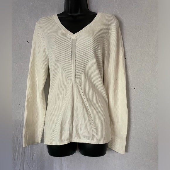 Dkny Sweaters - DKNY v-neck sweater